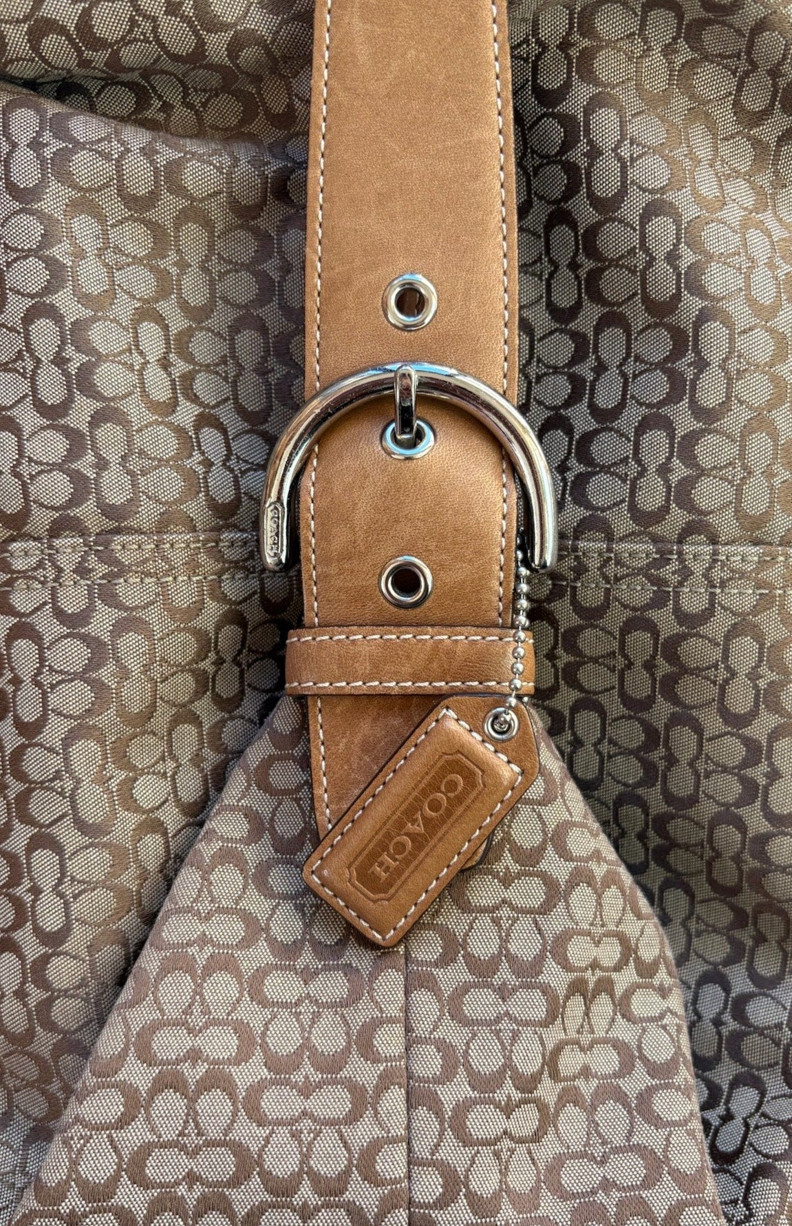 COACH 2003 SIGNATURE CRESCENT SHOULDER BAG