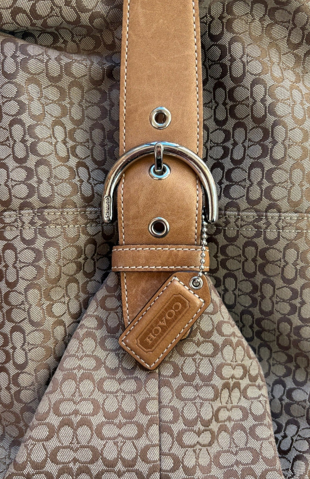 COACH 2003 SIGNATURE CRESCENT SHOULDER BAG